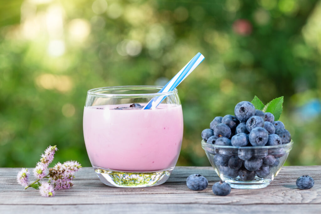 Blueberry Muffin Smoothie using Cream of Rice from Helixx Foods